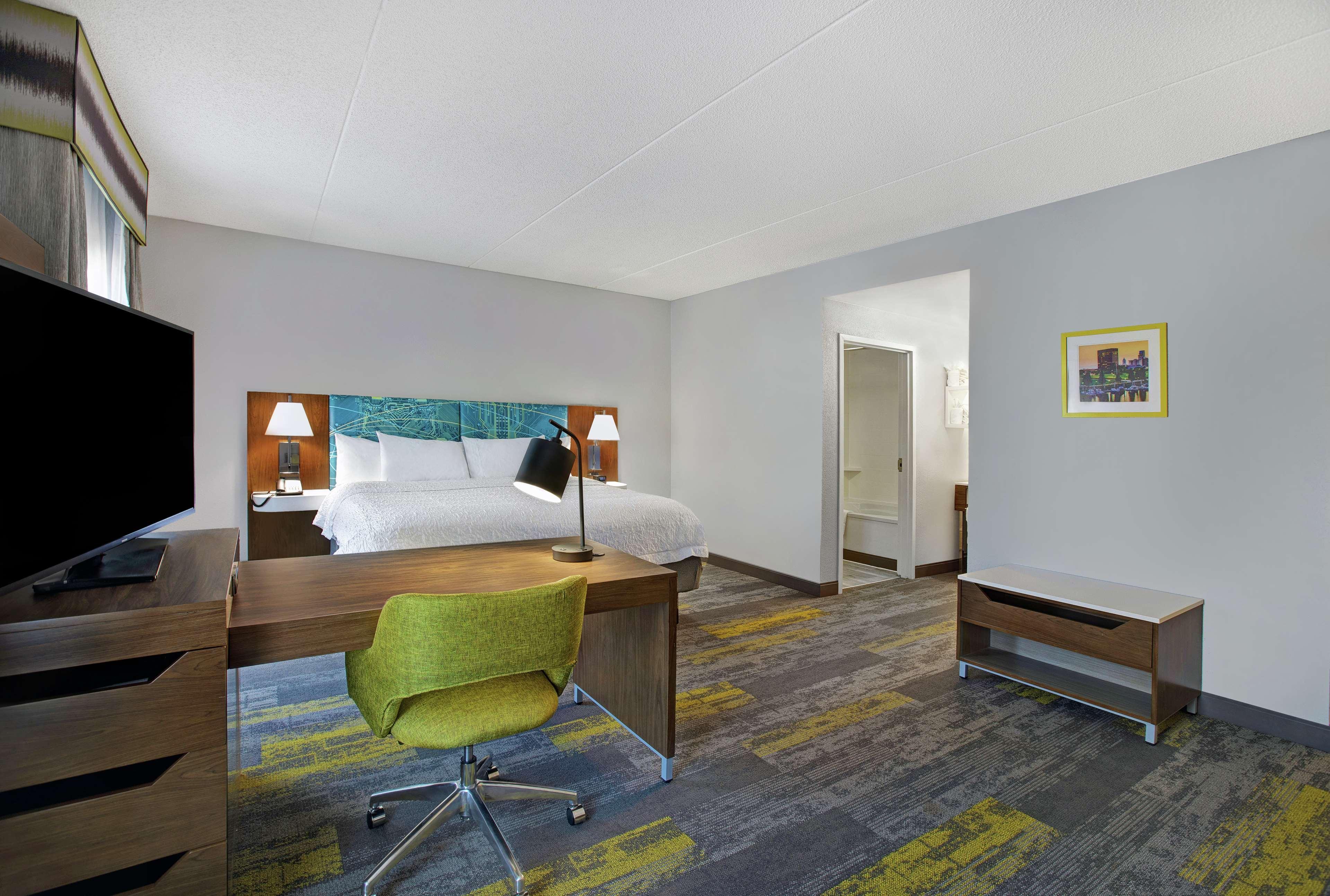 Hampton Inn & Suites Augusta West Exterior photo